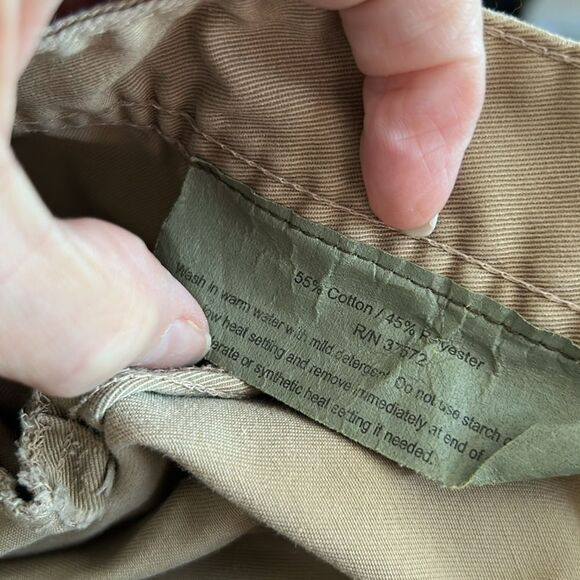 Adjustable waist size XLarge 39 inches to 42 Men's Tan Cargo Pant good condition - Picture 5 of 7